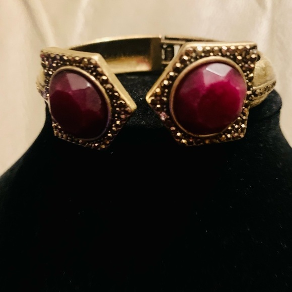 Lucky Brand  Fashion Stone Gold Toned Hinged Small Cuff Bracelet - Picture 3 of 5